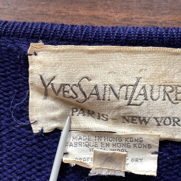 Yves Saint Laurent (Paris NY) Indigo Blue Wrap Sweater, Belt Tassels 100% Wool. - Picture 5 of 8